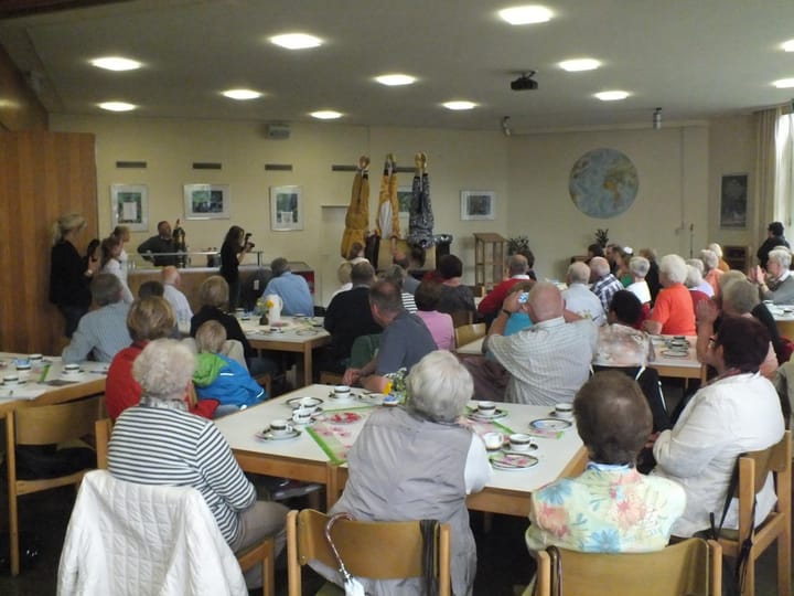 Foto aus Dorfplatz erwacht · 2014