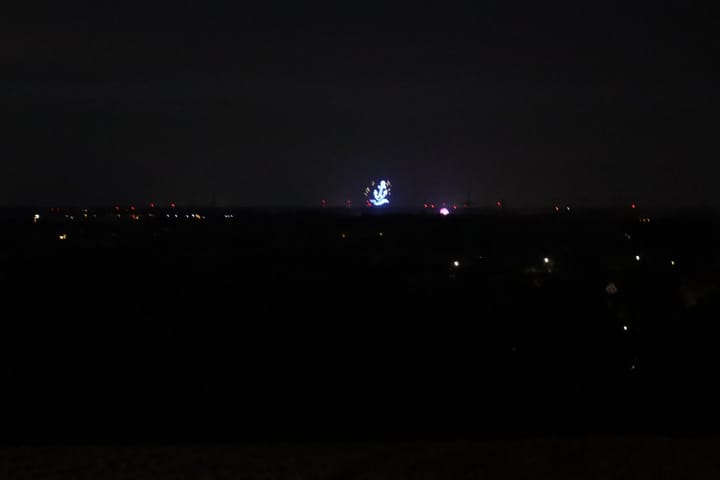 Feuerwerk über dem Dielinger Klei bei Nacht